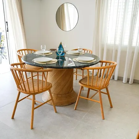 Meneou By The Sea * Larnaka