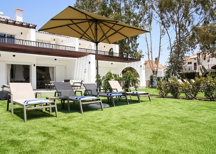 Meneou By The Sea בית נופש *