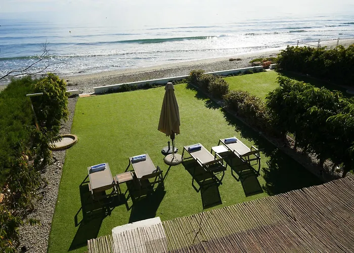 בית נופש Meneou By The Sea