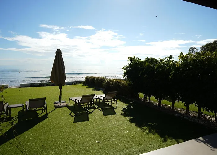 Meneou By The Sea בית נופש לרנקה